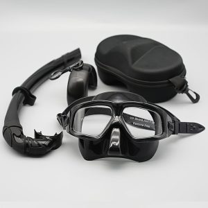 One large-frame diving mask with snorkel, anti-fog diving kit, storage box included